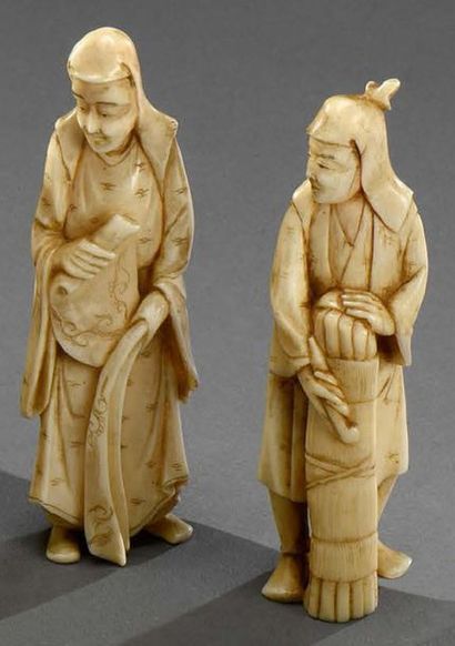 JAPON - Epoque MEIJI (1868-1912) 
**Roller and pipe characters, two ivory okimonos
H....