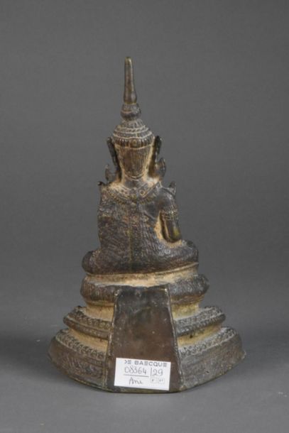 null BIRMANIE - Fin du XIXe siècle
Déesse assise sur une stupa en position de méditation,...