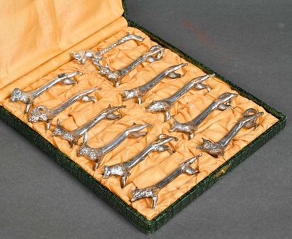 null Suite de douze porte-couteaux en métal argenté zoomorphes 
L. environ 8,5 cm...