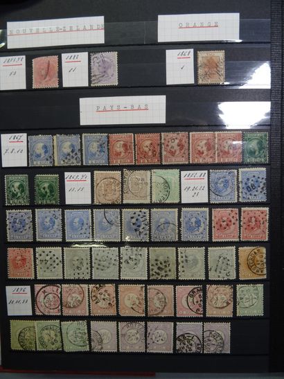 null Collection of European stamps in two green binders, from the origins to 1920....