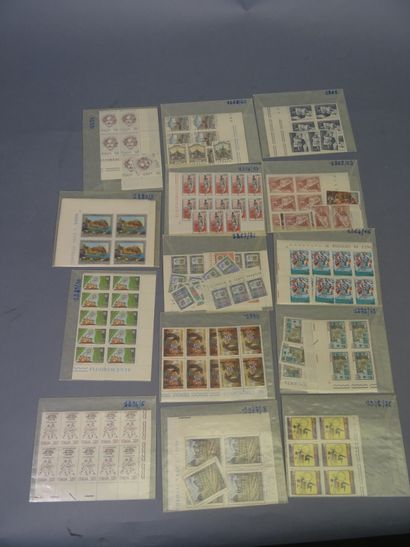 null Stock of mint stamps from Italy, mainly between 1960 and 1999. They are classified...