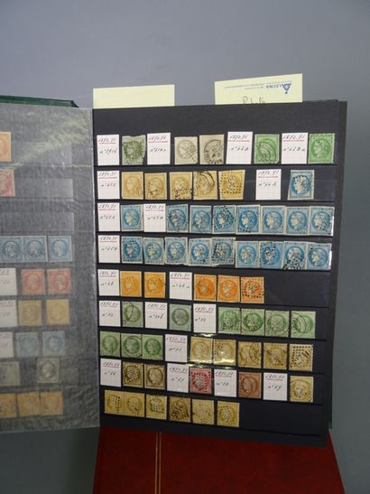 null Collection of European stamps in two green binders, from the origins to 1920....