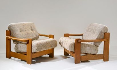 null Roland HAEUSLER (XXe siècle) pour MAISON REGAIN
Paire de fauteuils à structure...