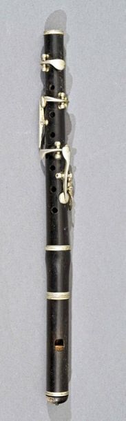 null Flûte piccolo anonyme en ébène, cinq clés maillechort. Longueur 305 mm