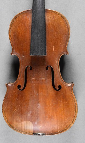 null Violon demi copie Stradivarius fait début XXe siècle
Fond deux pièces 310 mm
Bon...