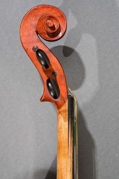 null Violon copie Stradivarius portant étiquette Paul Beuscher, fait à Mirecourt...