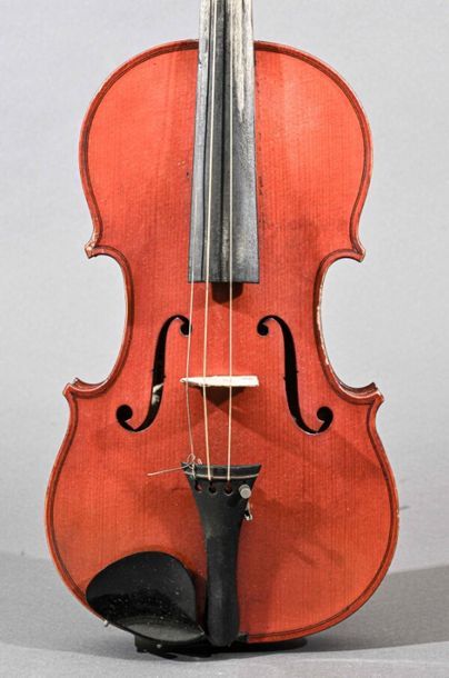 null Violon copie Stradivarius portant étiquette Paul Beuscher, fait à Mirecourt...