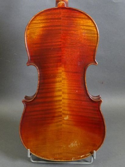 null Violon portant étiquette Stradivarius et son étiquette Jérôme Thibouville Lamy,...