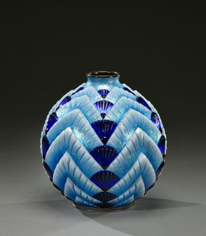 null Émaux d'Art Camille FAURÉ à Limoges
Éventails et chevrons
Vase boule à petit...