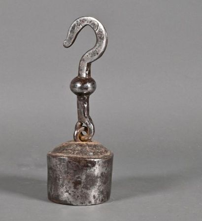 null Important Roman balance weight, the S with hearts and coats of arms
17th-18th...