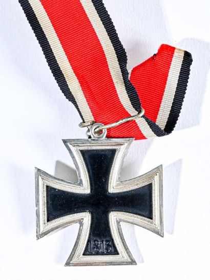 null ALLEMAGNE
Croix de chevalier de la croix de fer modèle 1957
En argent et acier,...