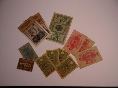 null ALLEMAGNE
Lot de billets de banque:
- 5 Pfennig 1947
- Quatre billets de 1 Mark...