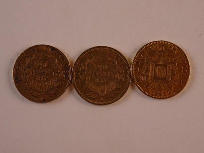 null Lot de trois pièces de 20 Francs or Napoléon III comprenant:
- deux pièces Napoléon...
