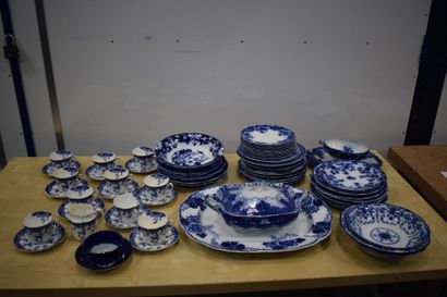 null "Large set of fine English porcelain with various blue decorations, including...