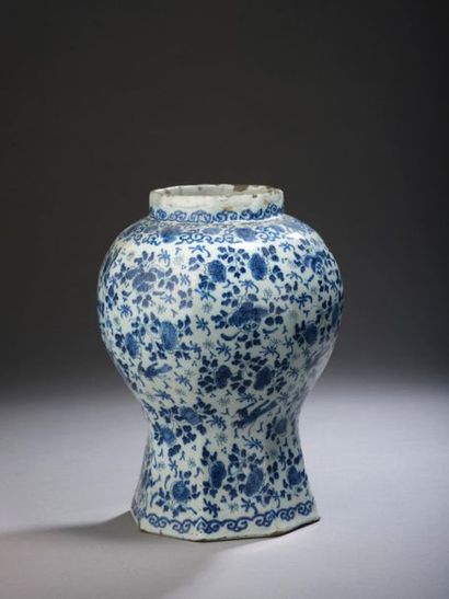 null "DELFT", end of the 18th century Vase in the form of a baluster with earthenware...