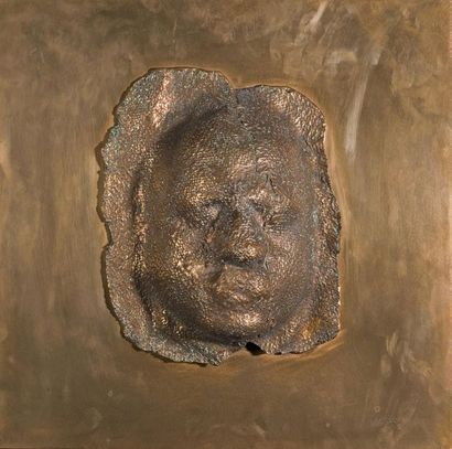 César (1921-1998) 
Mask with fabric, 1973
Proof in gilt bronze, signed lower right,...