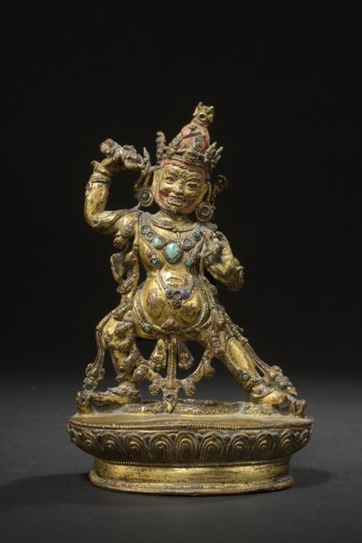 null TIBET - XVe siècle
Statuette en bronze doré du Dhyani bodhisattva Candavajrapani...