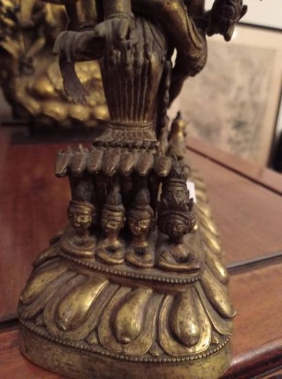 null TIBET - XVIIIe siècle
Statuette Yamanthaka en bronze doré de à neuf têtes et...
