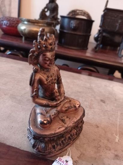 null TIBET - XVIe siècle
Statuette de Vajragharba en bronze anciennement doré et...