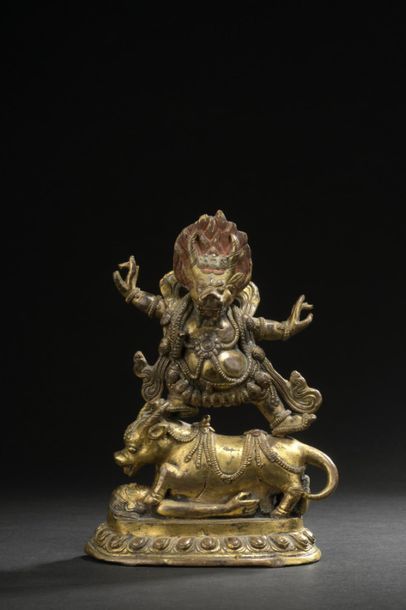 null TIBET - XVIIIe siècle
Statuette en bronze doré de Yama Dharmaraja à tête de...