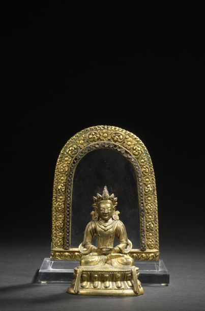 null TRAVAIL SINO-TIBETAIN - XVIIIe siècle
Statuette d'Amitayus en bronze doré assis...