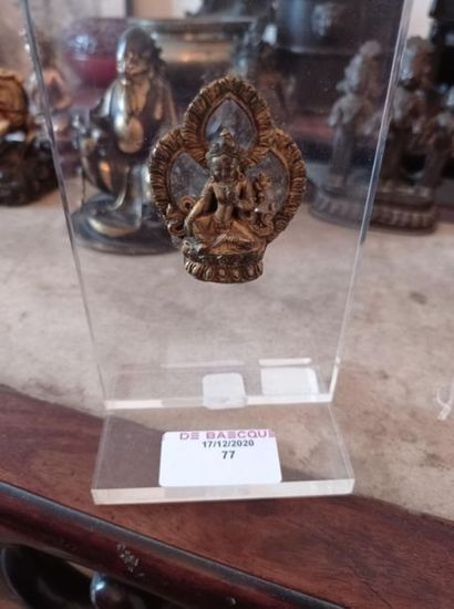 null TRAVAIL SINO-TIBETAIN - XVIIIe siècle
Petite statuette en cuivre repoussé de...