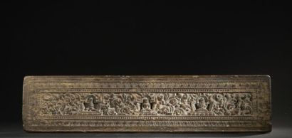 null TIBET - XIIIe/XIVe siècle
Couverture de sutra en bois rectangulaire à décor...