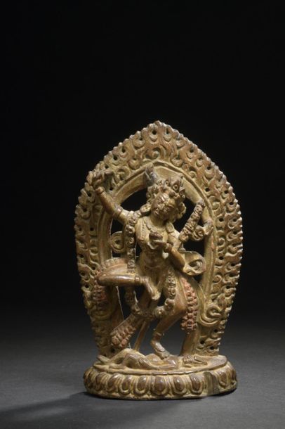 null NÉPAL - XVIIe siècle
Petite statuette en bois à traces de polychromie, de Vajravarahi...
