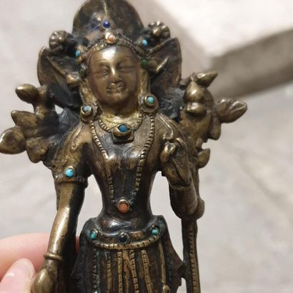 null TIBET - XIIIe/XIVe siècle
Statuette en laiton de Prajnaparamita debout sur le...
