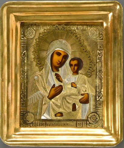 null Icône de la Mère de Dieu de Tikhvine avec son oklad en métal doré et argenté,...