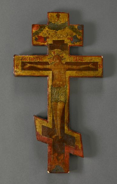 null Croix orthodoxe figurant le Seigneur crucifié
Tempera et or sur bois
Russie,...