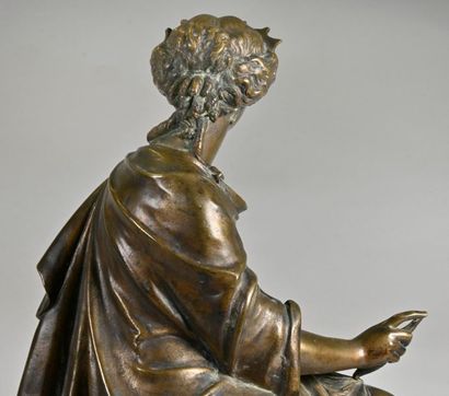 null Ecole française du XIXè siècle 
Femme à l'antique
Epreuve en bronze patiné,...