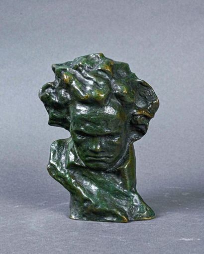 null Ugo CIPRIANI (1897-1960)
Buste en bronze à patine verte représentant Beethoven
Signé...