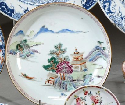 null CHINE, compagnie des Indes XVIIIe siècle
Assiette creuse en porcelaine, à décor...