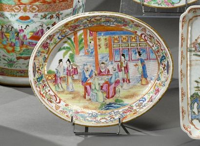 null CHINE, Canton XIXe siècle
Jatte ovale en porcelaine « peau d'orange », à décor...