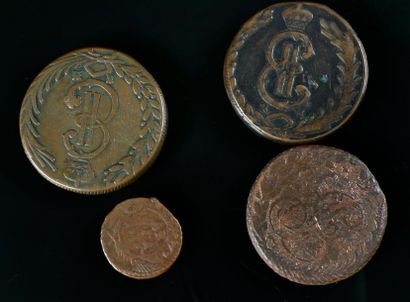 null Lot de quatre monnaies russes en bronze du XVIIIe siècle 