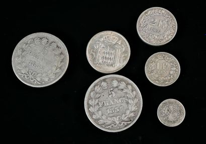 null Lot de six pièces diverses en argent: deux pièces de 5 francs Louis-Philippe...