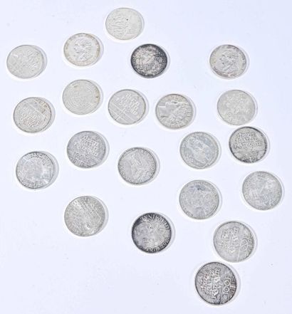 null FRANCE
Lot de vingt-six pièces de 100F en argent comprenant:
- neuf pièces de...