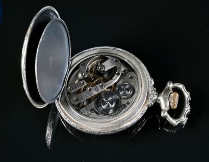 null Importante montre de gousset à double cuvettes en métal argenté, le cadran émaillé...