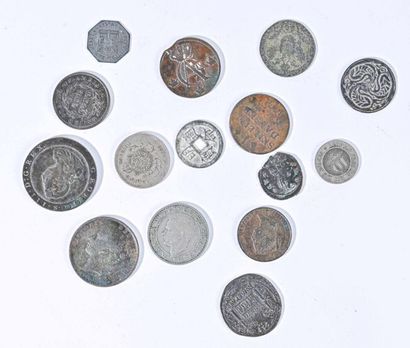 null Lot de quinze monnaies de métaux divers (cuivre, nickel...): Angleterre, Espagne,...