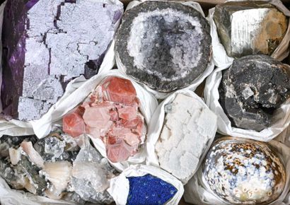 MISCELLANEOUS MINERAL BATCH INCLUDING FLUORITE...