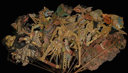 null INDONESIA - 20th century

Set of twenty Wayang Kulit shadow puppets in polychrome...