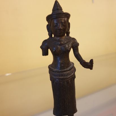 null CAMBODIA - Khmer period, ANGKOR VAT, 12th century

Statuette of Uma standing...