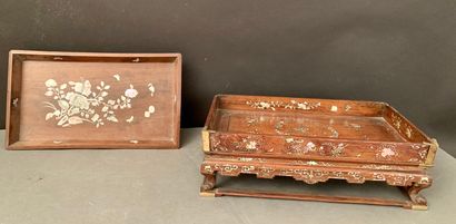 null Display and tray in exotic wood with mother-of-pearl inlaid decorations (lack...