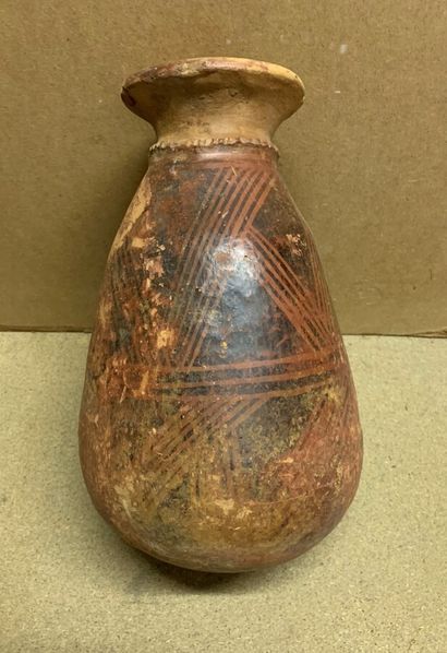 null Terracotta vase.

Latin or Central America.

H. 29 cm