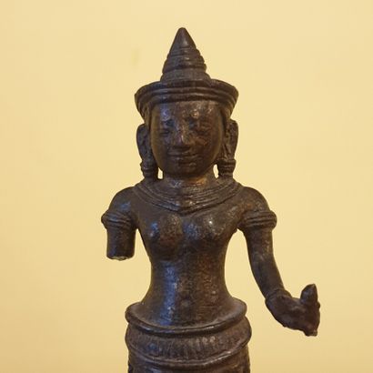 null CAMBODIA - Khmer period, ANGKOR VAT, 12th century

Statuette of Uma standing...