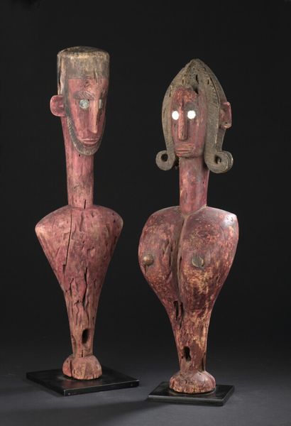 null Couple of Bozo puppets, Bamana, Mali 

H. 53 and 54 cm 



The Bozo are a fishing...