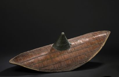 null Ganda Shield, Uganda 

H. 83,5 cm



Known as early as the 19th century, the...
