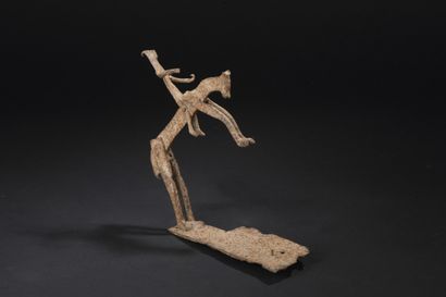 null Ritual rider Bambara, Bamana, Mali

Oxidized Bronze 

H. 23 cm W. 21 cm



Slender...