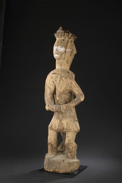 null Maternité Urhobo

Nigeria

H. 84 cm



Sculpture féminine Urhobo réunissant...